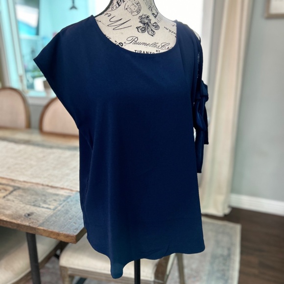 🔷NWOT-STELLA & DOT SIENNA TIE BOW TOP COLD SHOULDER ASYMETRIC🔷 - Picture 9 of 16